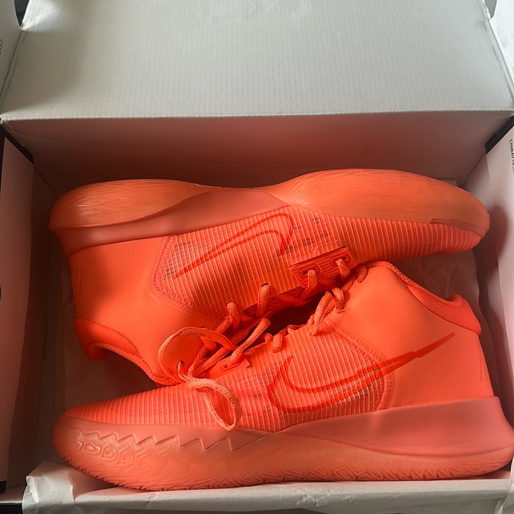 Nike Kyrie IV Mango